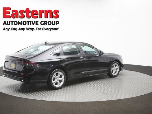 Used 2025 Honda Accord LX image 40