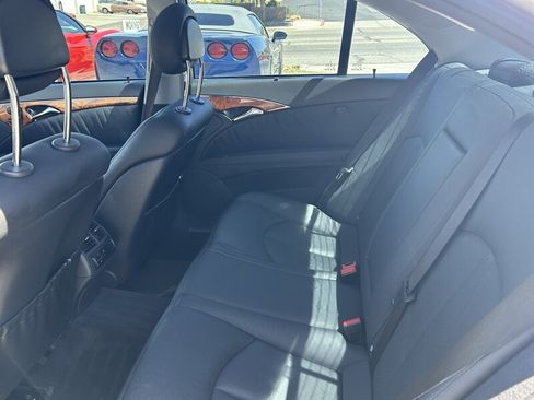 Used 2005 Mercedes-Benz E 500 Sedan image 21