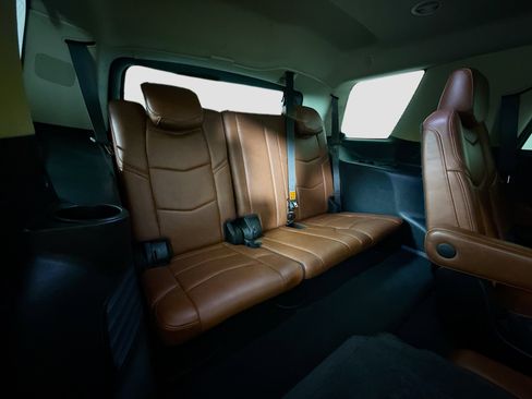 Used 2019 Cadillac Escalade Luxury RWD image 43