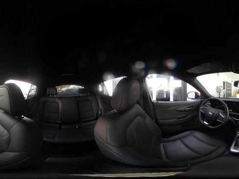 Used 2025 Buick Envista Sport Touring image 42