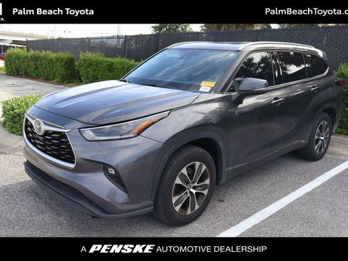 Used 2021 Toyota Highlander XLE image 1