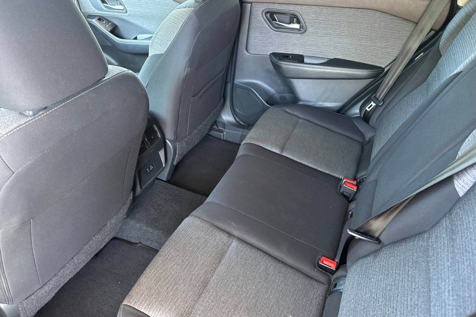 Used 2023 Nissan Rogue SV AWD/4WD image 6