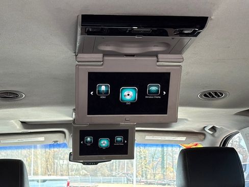 Used 2020 Chevrolet Suburban Premier image 9