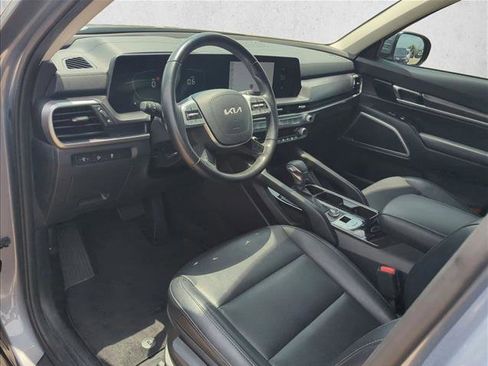 Used 2023 Kia Telluride LX FWD image 10