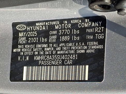 Certified 2025 Hyundai Venue SEL FWD image 27