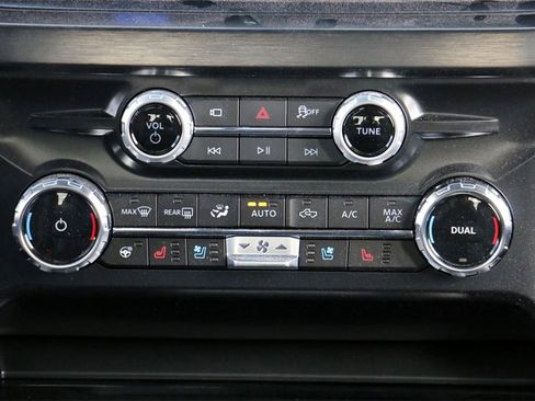 New 2026 Ford F250 Lariat w/ Black Appearance Package image 32