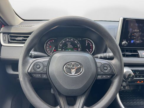 Used 2025 Toyota RAV4 XLE FWD image 10