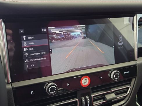 Certified 2026 Porsche Macan S AWD/4WD image 20