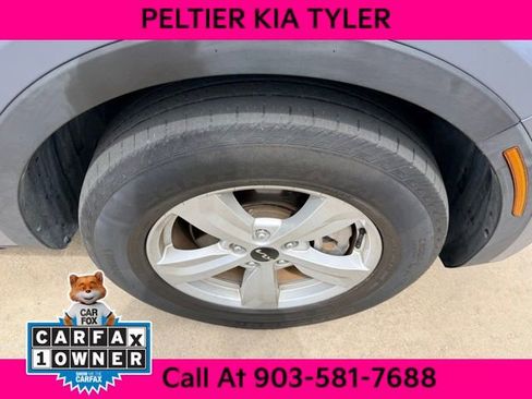 Used 2023 Kia Sorento LX FWD image 18