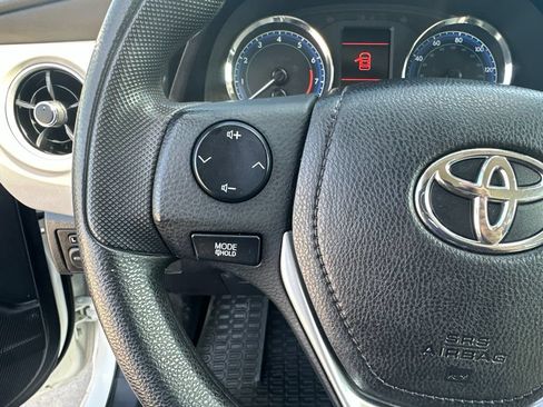 Used 2019 Toyota Corolla LE FWD image 12
