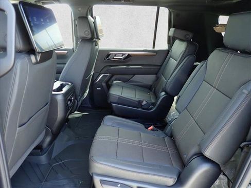 New 2026 Chevrolet Suburban High Country AWD/4WD image 8
