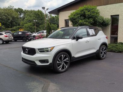 Used 2021 Volvo XC40 T5 R-Design