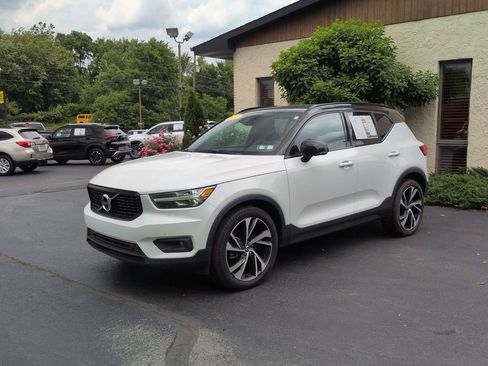 Used 2021 Volvo XC40 T5 R-Design AWD/4WD image 1