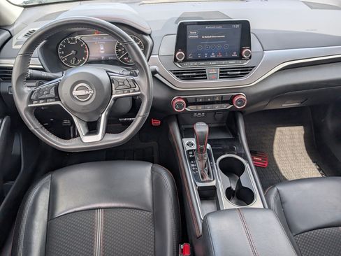 Used 2024 Nissan Altima 2.5 SR FWD image 11