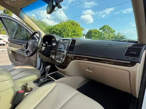 Used 2012 Hyundai Santa Fe Limited w/ Navigation Pkg 4 image 11