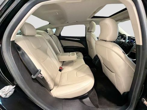 Used 2018 Ford Fusion Titanium AWD/4WD image 22