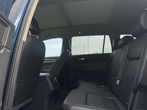 Used 2023 Volkswagen Atlas SE w/ Panoramic Sunroof Package AWD/4WD image 10