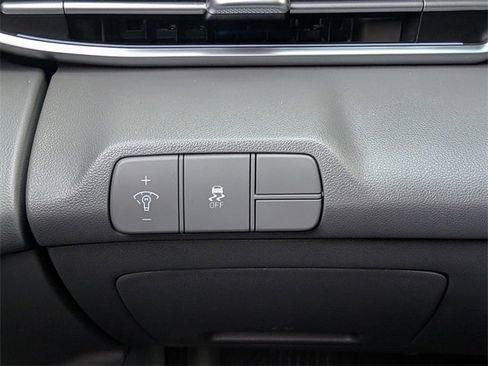 Used 2024 Hyundai Elantra SEL image 18