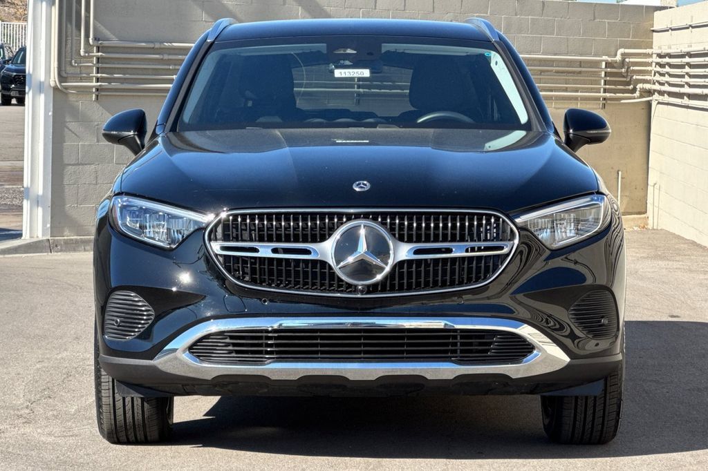 Used 2025 Mercedes-Benz GLC 350e 4MATIC image 11