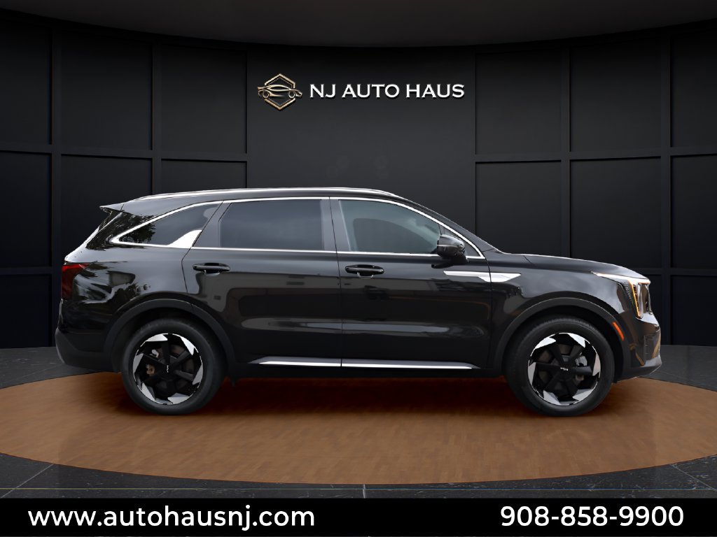Used 2025 Kia Sorento EX AWD/4WD image 9