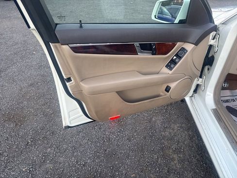 Used 2011 Mercedes-Benz C 300 4MATIC Sedan image 38