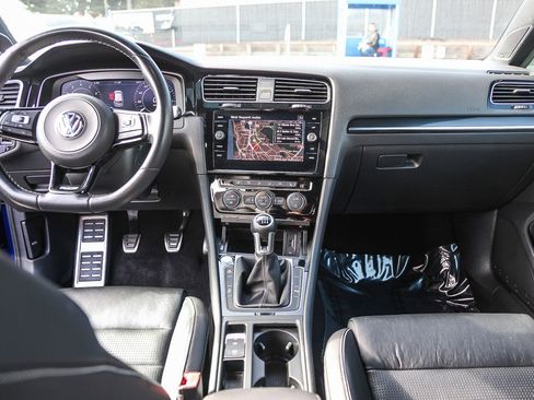 Used 2019 Volkswagen Golf R 4-Door image 9