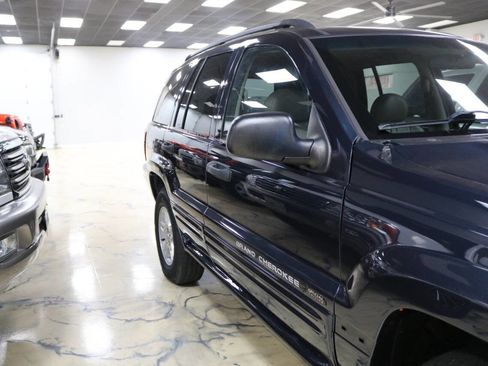 Used 2004 Jeep Grand Cherokee Laredo w/ Tan Your Hide Group image 4