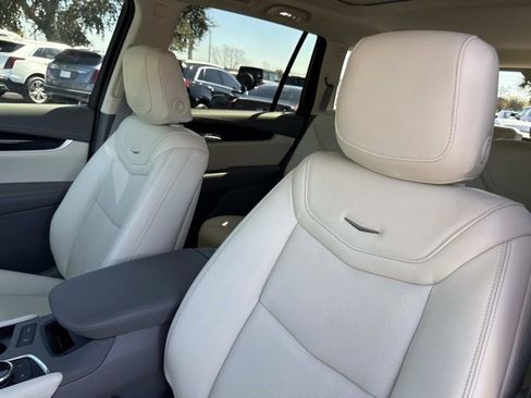 Certified 2024 Cadillac XT6 Premium Luxury w/ Technology Package image 15