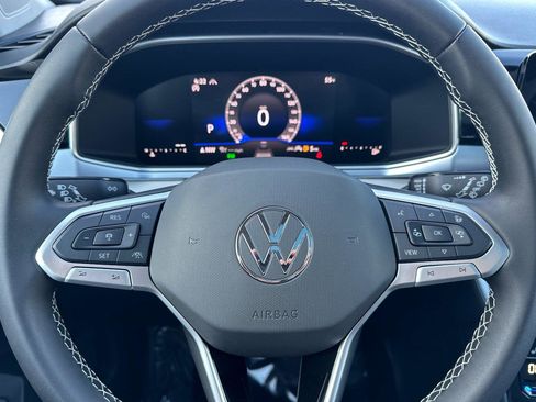 New 2026 Volkswagen Taos SE image 22
