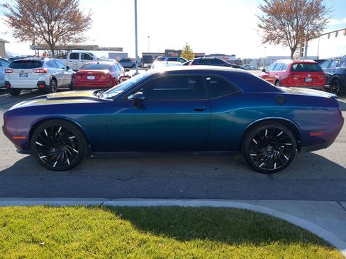 Used 2015 Dodge Challenger R/T w/ Quick Order Package 22B R/T image 9