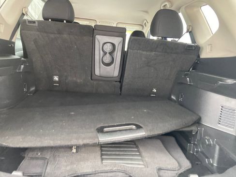 Used 2019 Nissan Rogue SV w/ Premium Package image 27