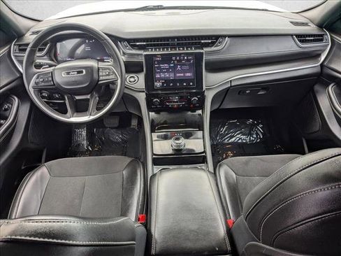 Used 2023 Jeep Grand Cherokee Altitude image 16