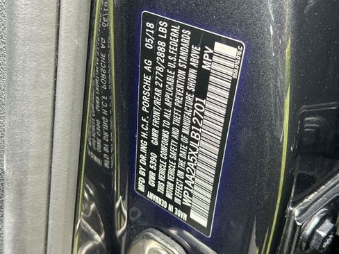 Certified 2018 Porsche Macan Sport Edition AWD/4WD image 34