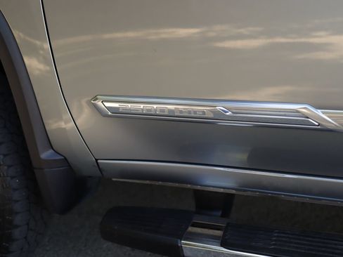 Used 2024 Chevrolet Silverado 2500 High Country w/ High Country Premium Package AWD/4WD image 40