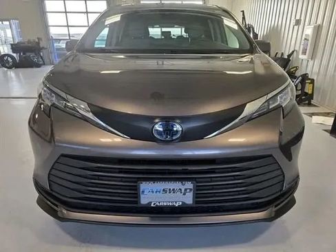 Used 2021 Toyota Sienna LE image 7