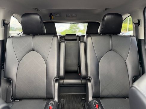 Used 2022 Toyota Highlander Platinum AWD/4WD image 31