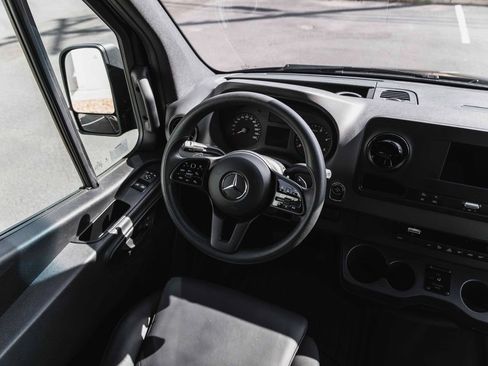 Used 2020 Mercedes-Benz Sprinter 2500 image 37