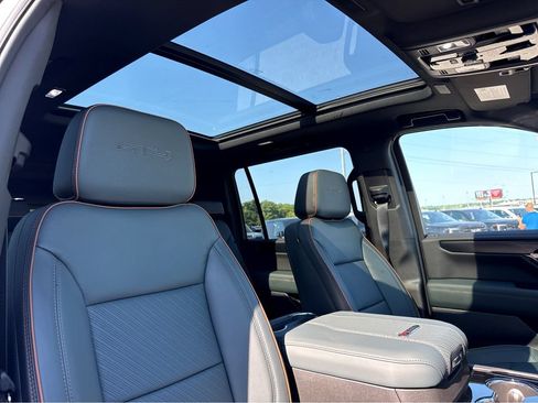 New 2026 GMC Yukon XL AT4 w/ LPO, Floor Liner Package AWD/4WD image 5