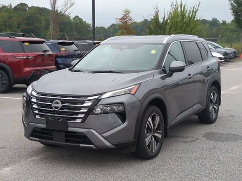 Certified 2025 Nissan Rogue SL w/ SL Premium Package FWD image 8