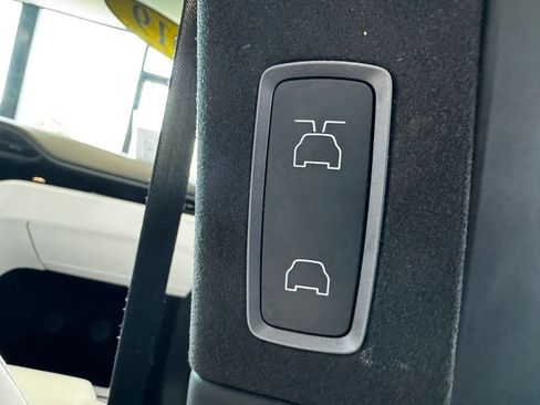 Used 2019 Tesla Model X Long Range AWD/4WD image 18