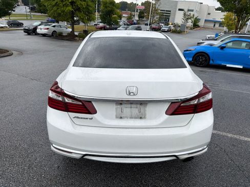 Used 2016 Honda Accord EX image 9