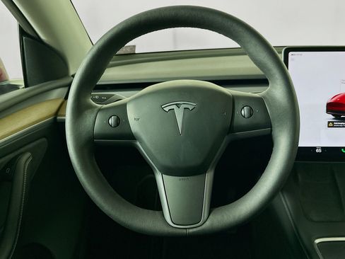 Used 2023 Tesla Model Y Long Range image 17