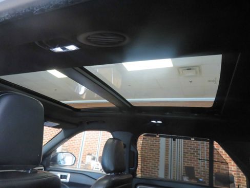 Used 2020 Ford Explorer Limited AWD/4WD image 47
