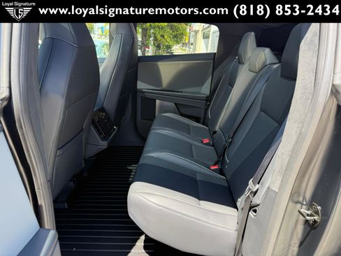 Used 2024 Tesla Cybertruck AWD Crew Cab image 13
