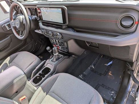 Used 2024 Jeep Wrangler Rubicon w/ Technology Group image 22