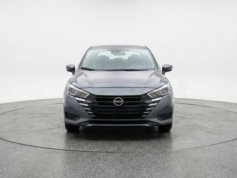 Used 2025 Nissan Versa SV image 2