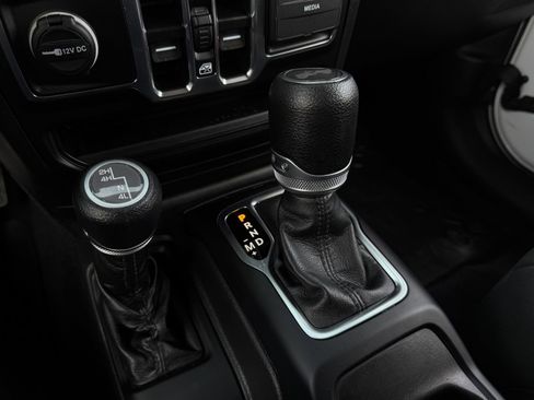 Used 2022 Jeep Wrangler Unlimited Sport image 20