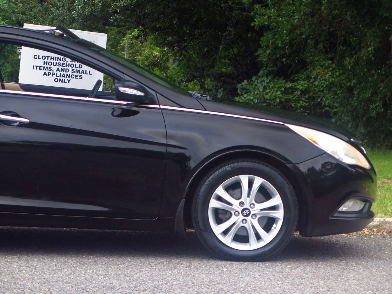 Used 2013 Hyundai Sonata Limited w/ Premium Pkg FWD image 26