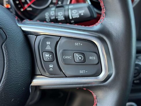 Used 2022 Jeep Wrangler Unlimited Rubicon w/ LED Lighting Group AWD/4WD image 23