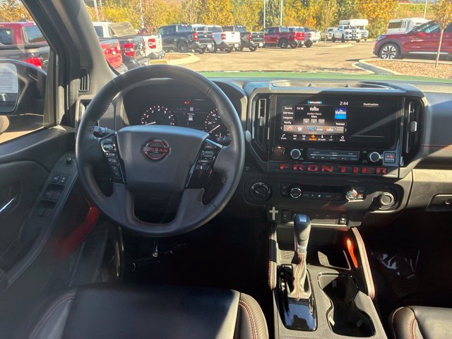 Used 2025 Nissan Frontier 4x4 Crew Cab image 23